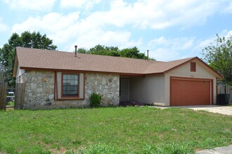 2103 Lazy Ridge Dr in Killeen, TX - Building Photo - Building Photo