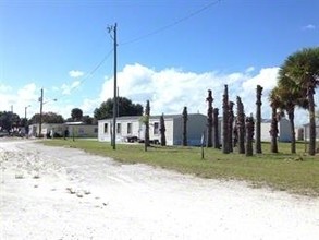 H & H Mobile Home Park in Fort Pierce, FL - Building Photo - Other