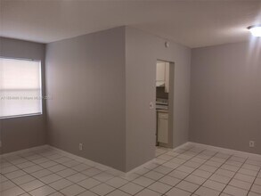 2127 Van Buren St in Hollywood, FL - Building Photo - Building Photo