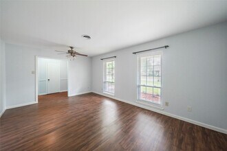 10502 Timberwood Dr in Houston, TX - Building Photo - Building Photo