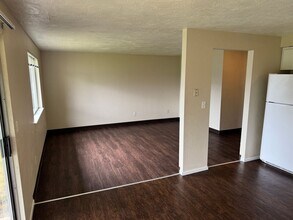 111 43rd Pl in Springfield, OR - Building Photo - Building Photo