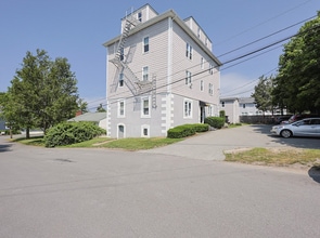 9 West St in Bristol, RI - Building Photo - Building Photo