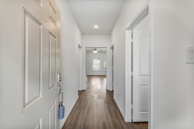 13610 Pine Dr in Cypress, TX - Building Photo - Building Photo