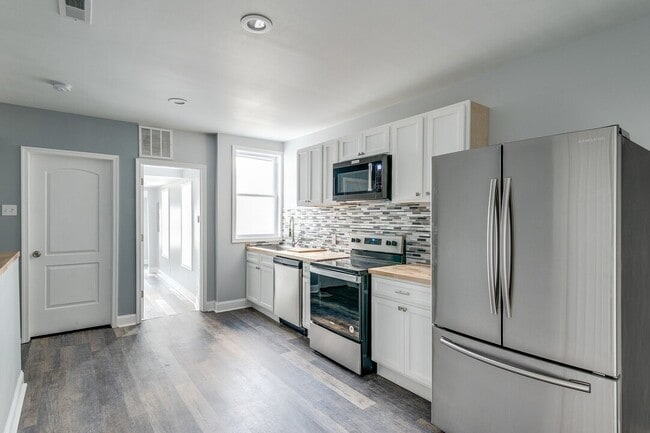 731 N Chester St in Baltimore, MD - Building Photo - Building Photo