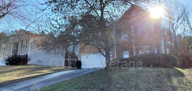 5591 Rock Lake Dr in Atlanta, GA - Building Photo - Building Photo