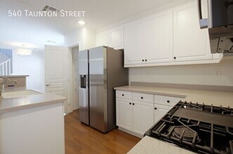 540 Taunton St in Las Vegas, NV - Building Photo - Building Photo