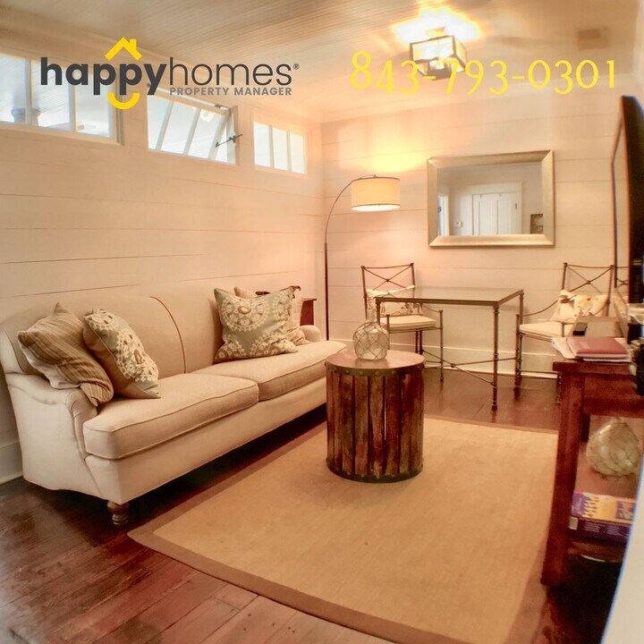 251 Meeting St in Charleston, SC - Building Photo