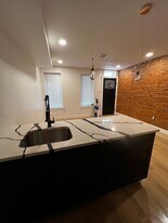 124 N Felton St in Philadelphia, PA - Building Photo