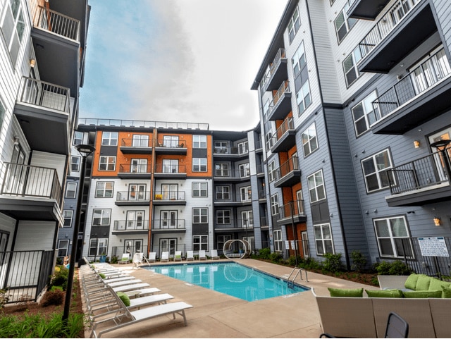 2050 Morningside in Atlanta, GA - Foto de edificio - Building Photo