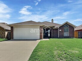 324 Rock Hill Dr in Crowley, TX - Building Photo