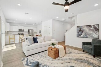 106 Mainland Lakes Dr in Bluffton, SC - Building Photo - Building Photo