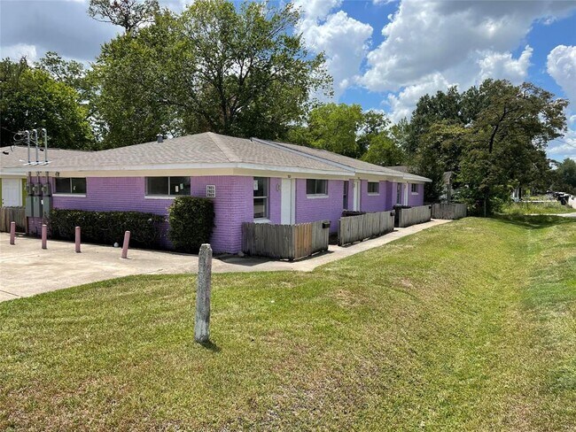 7825 Glass St photo'