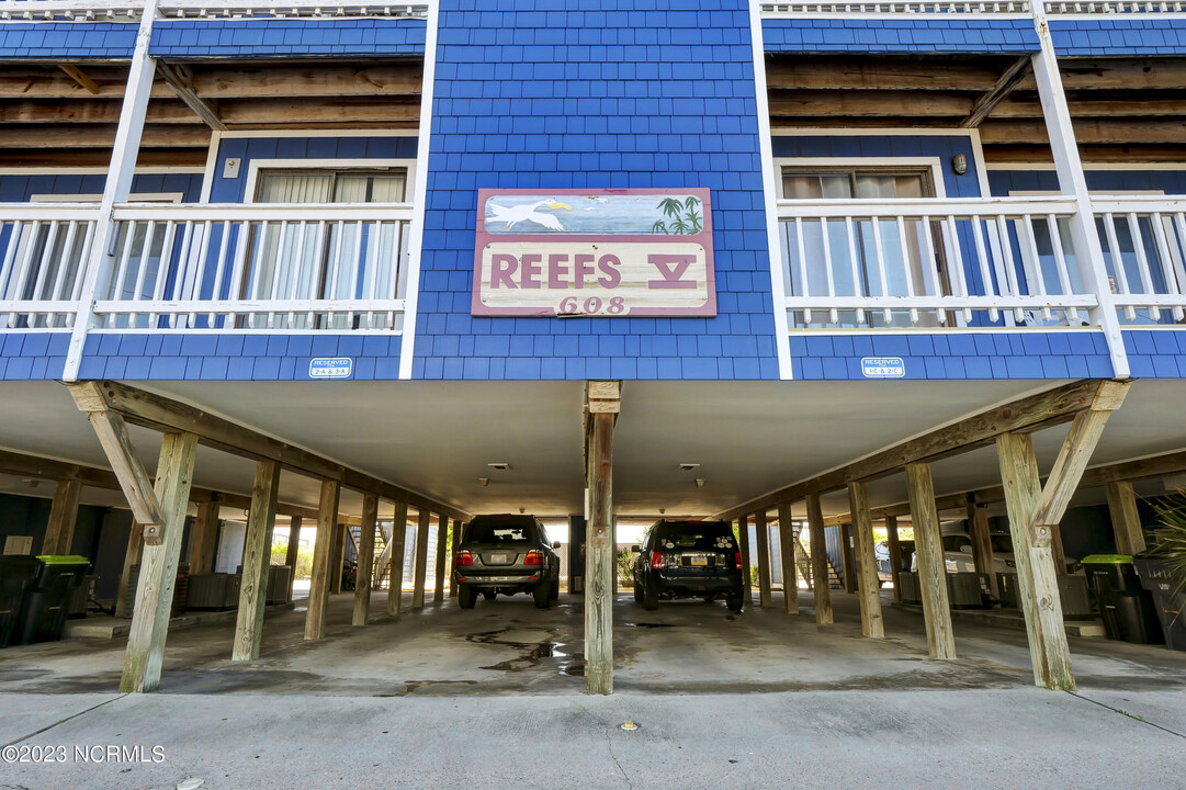 608 Carolina Beach Ave N in Carolina Beach, NC - Building Photo