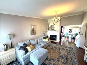 9756 Greensboro Cir in Sacramento, CA - Building Photo - Building Photo