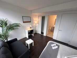 80 Green Gardens Blvd in Toronto, ON - Building Photo - Building Photo