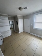 827 S Pkwy E in Memphis, TN - Foto de edificio - Building Photo