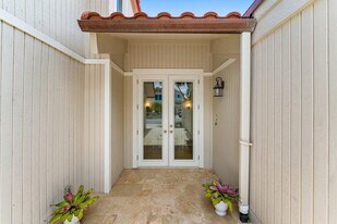 107 Mako Ln in Jupiter, FL - Building Photo