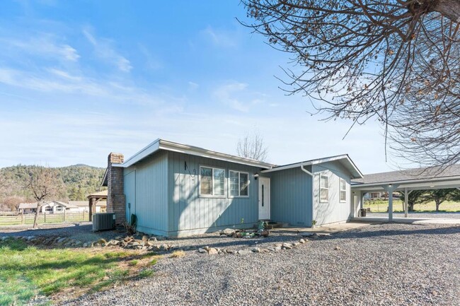 property at 255 Foots Creek Rd