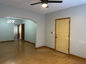 1304 S 50th Ave in Cicero, IL - Foto de edificio - Building Photo