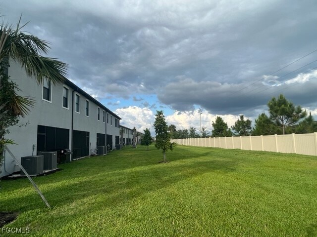 14165 Pine Lodge Ln in Ft. Myers, FL - Building Photo