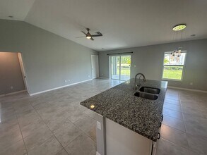 2607 NW 10th Terrace in Cape Coral, FL - Building Photo - Building Photo