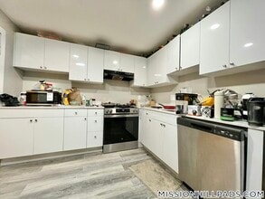 226 Parker Hill Ave, Unit 4 in Roxbury Crossing, MA - Building Photo - Building Photo