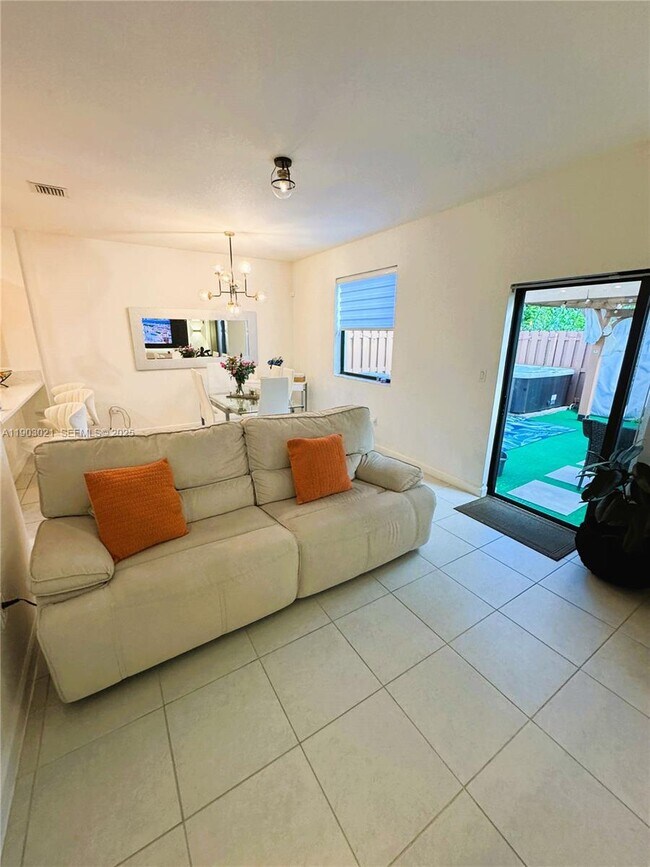 13158 SW 233rd St in Princeton, FL - Building Photo - Building Photo