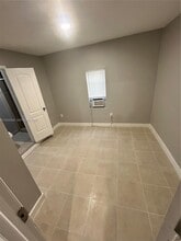 1036 NW 47th Terrace in Miami, FL - Building Photo - Building Photo