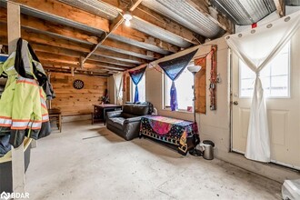 37 Grove St W in Barrie, ON - Building Photo - Building Photo