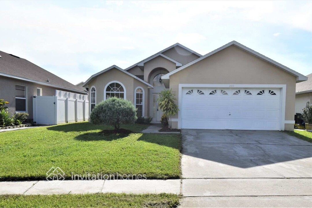 2419 Braemar Dr in Kissimmee, FL - Building Photo