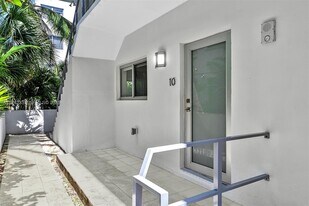 940 Michigan Ave in Miami Beach, FL - Building Photo