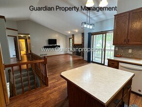9167 Pineview Ln N in Maple Grove, MN - Building Photo - Building Photo