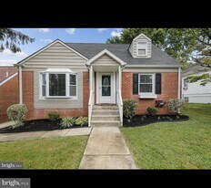 208 6th Ave in Baltimore, MD - Building Photo