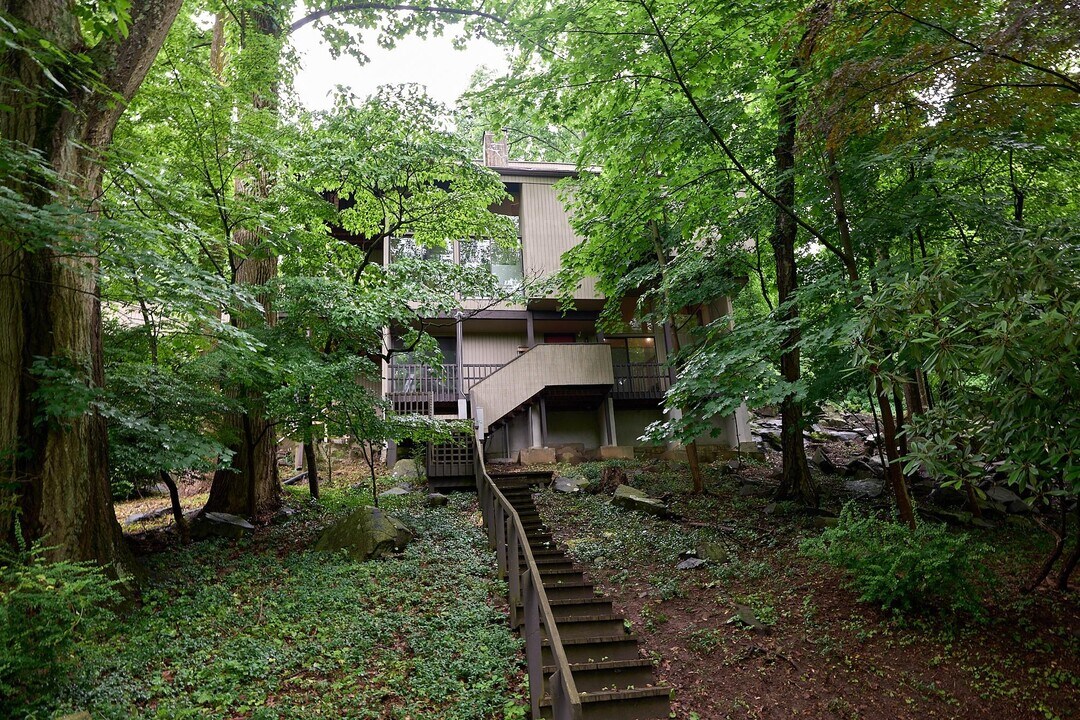 261 South Blvd in Nyack, NY - Building Photo