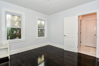 27 Wood St, Unit 1 in Cambridge, MA - Building Photo - Building Photo