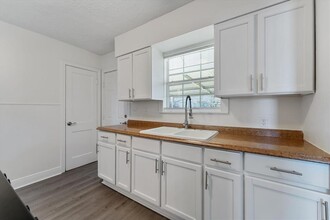 5234 Browncroft St in Houston, TX - Building Photo - Building Photo