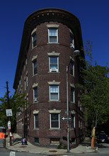 271 Huron Ave in Cambridge, MA - Foto de edificio - Building Photo