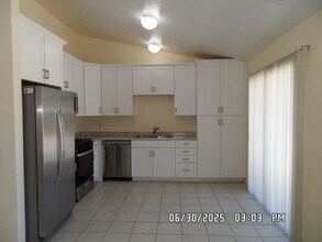 12202 Big Dipper Cir in Victorville, CA - Building Photo - Building Photo