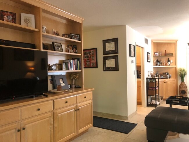 1064 Fremont St, Unit 1064 in Menlo Park, CA - Foto de edificio - Building Photo