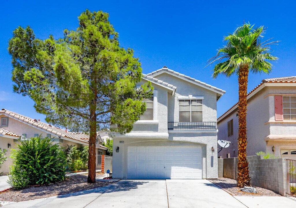 8454 Birthstone Ave in Las Vegas, NV - Building Photo