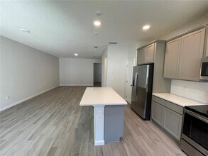 4381 Campsite Lp in Orlando, FL - Building Photo - Building Photo