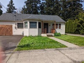 1041 NE 106th Ave in Portland, OR - Building Photo