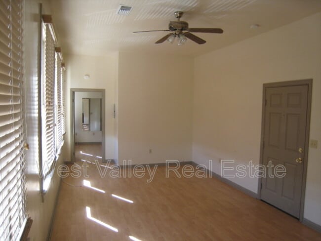 522 Center St in Taft, CA - Building Photo - Building Photo