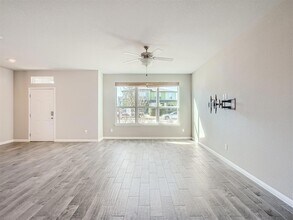 8801 Whitter Dr, Unit B in Austin, TX - Building Photo - Building Photo