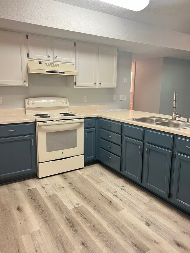 103 Braswell Ct, Unit A in Chapel Hill, NC - Foto de edificio - Building Photo