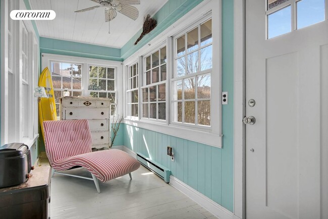 26 Henry St in Southampton, NY - Building Photo - Building Photo