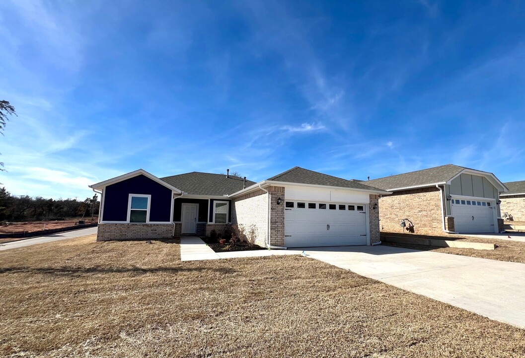 12405 Bluford Ln in Edmond, OK - Building Photo