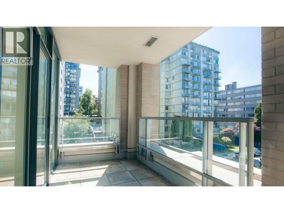 1925 Alberni St in Vancouver, BC - Building Photo