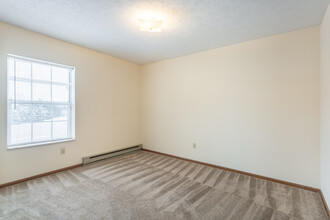 Brookshire Apartments in Canton, OH - Building Photo - Interior Photo