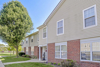 Glennview Apartments in Washington Court House, OH - Building Photo - Building Photo